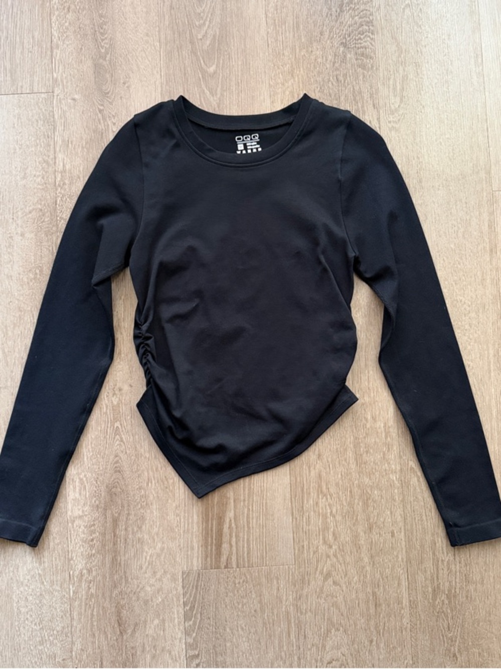 Black Long Sleeve Ruched Side Athletic Top